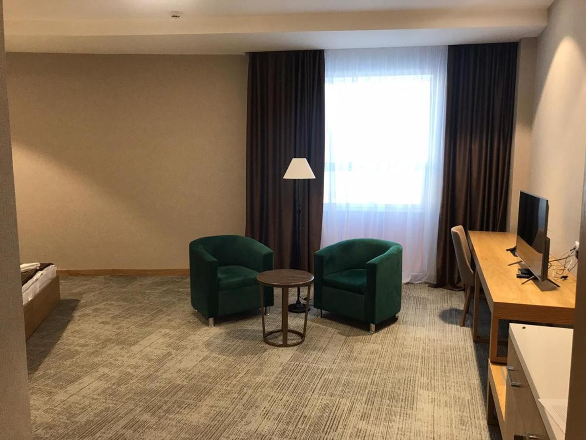 Jj Hotel Астана Екстер'єр фото